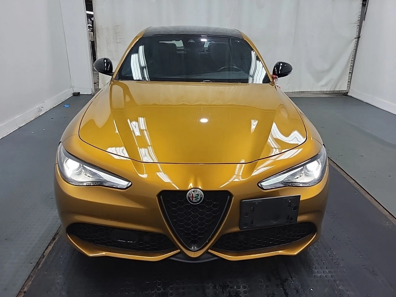Alfa Romeo Giulia Veloce AWD| Sport Package| ACC| Full Safety | Mobile.bg � ����������� 2