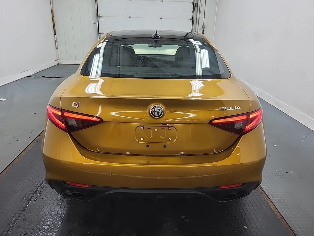 Alfa Romeo Giulia Veloce AWD| Sport Package| ACC| Full Safety | Mobile.bg � ����������� 12