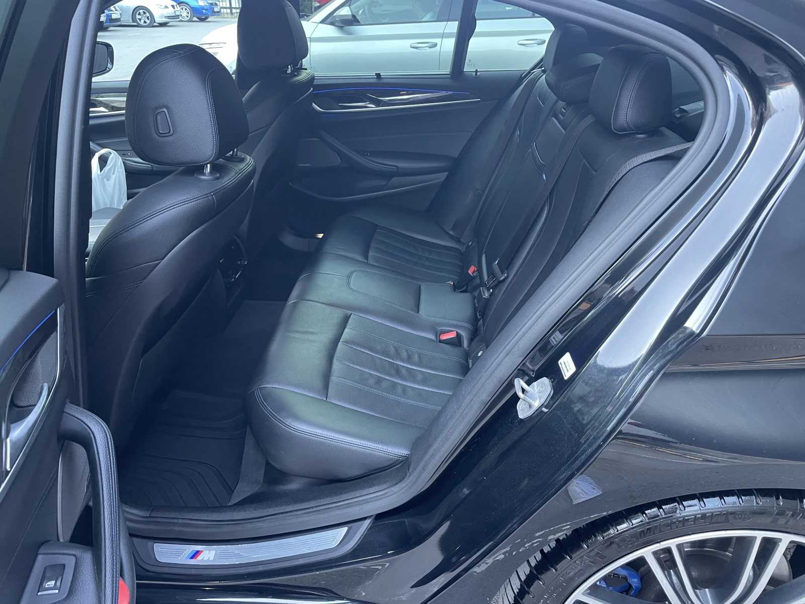 BMW 530 M-PACK, снимка 10 - Автомобили и джипове - 55679282