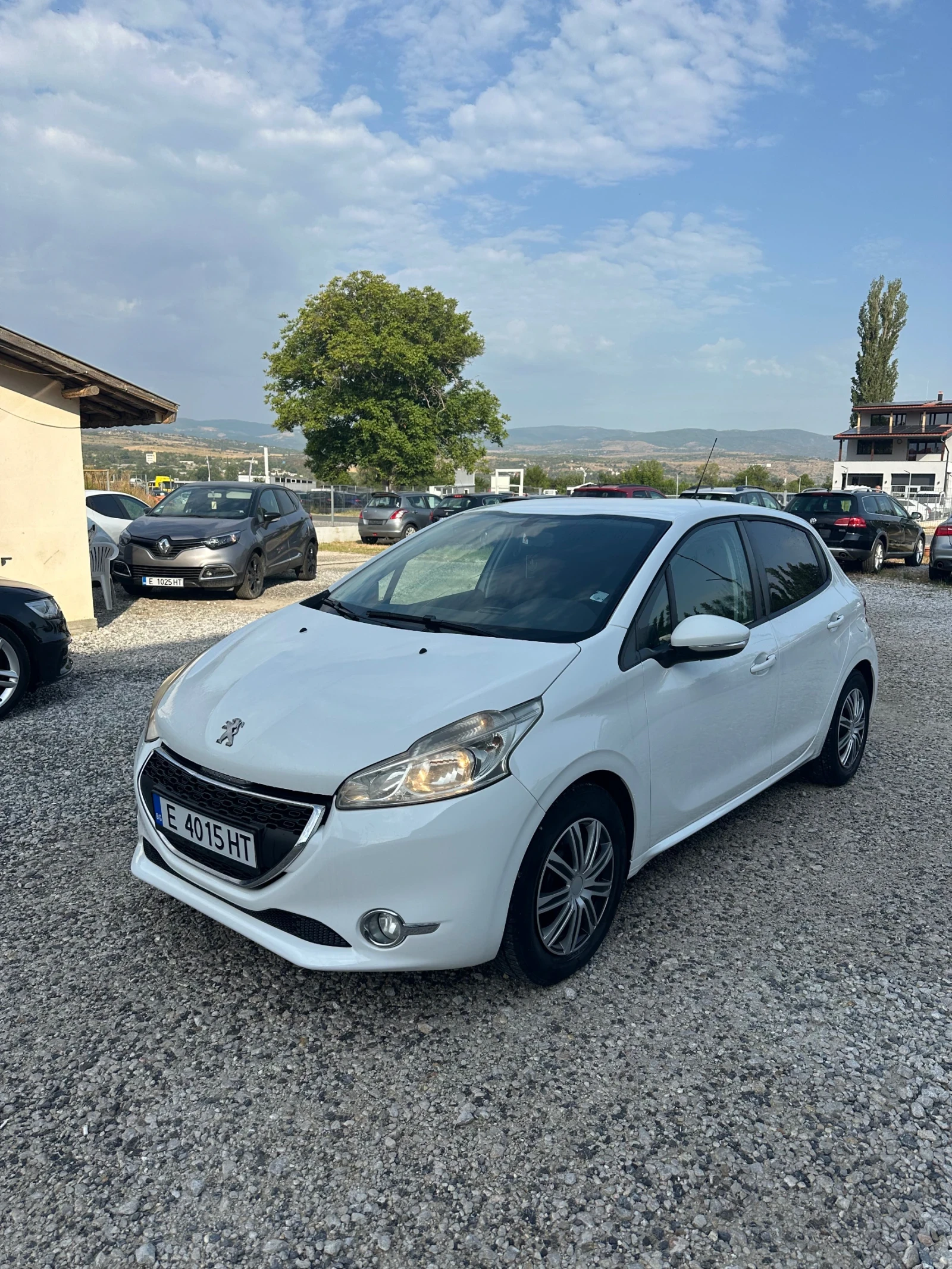 Peugeot 208 1.4 HDI РЕГИСТРИРАНА 