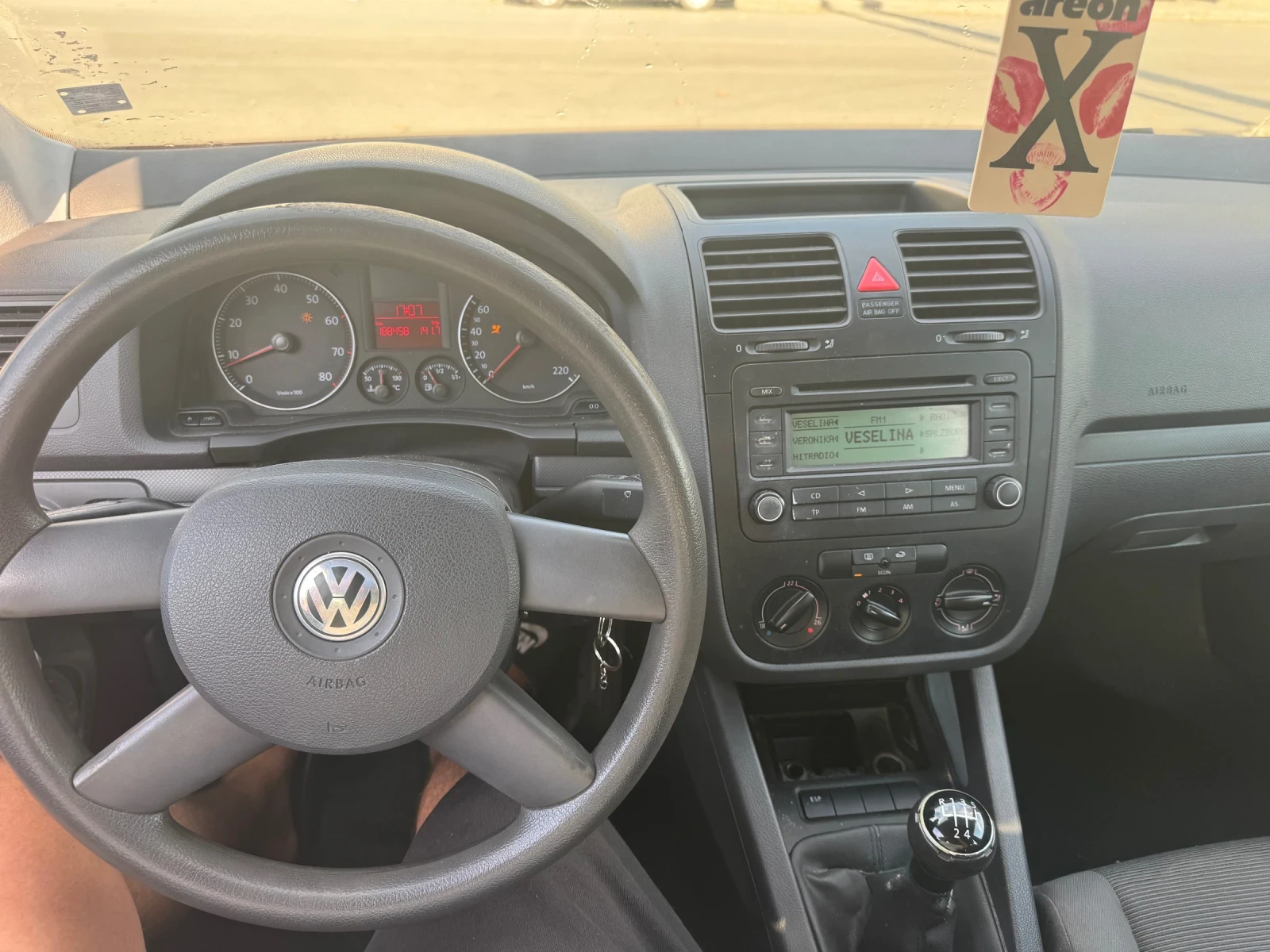 VW Golf 1.4 i, снимка 11 - Автомобили и джипове - 56166260