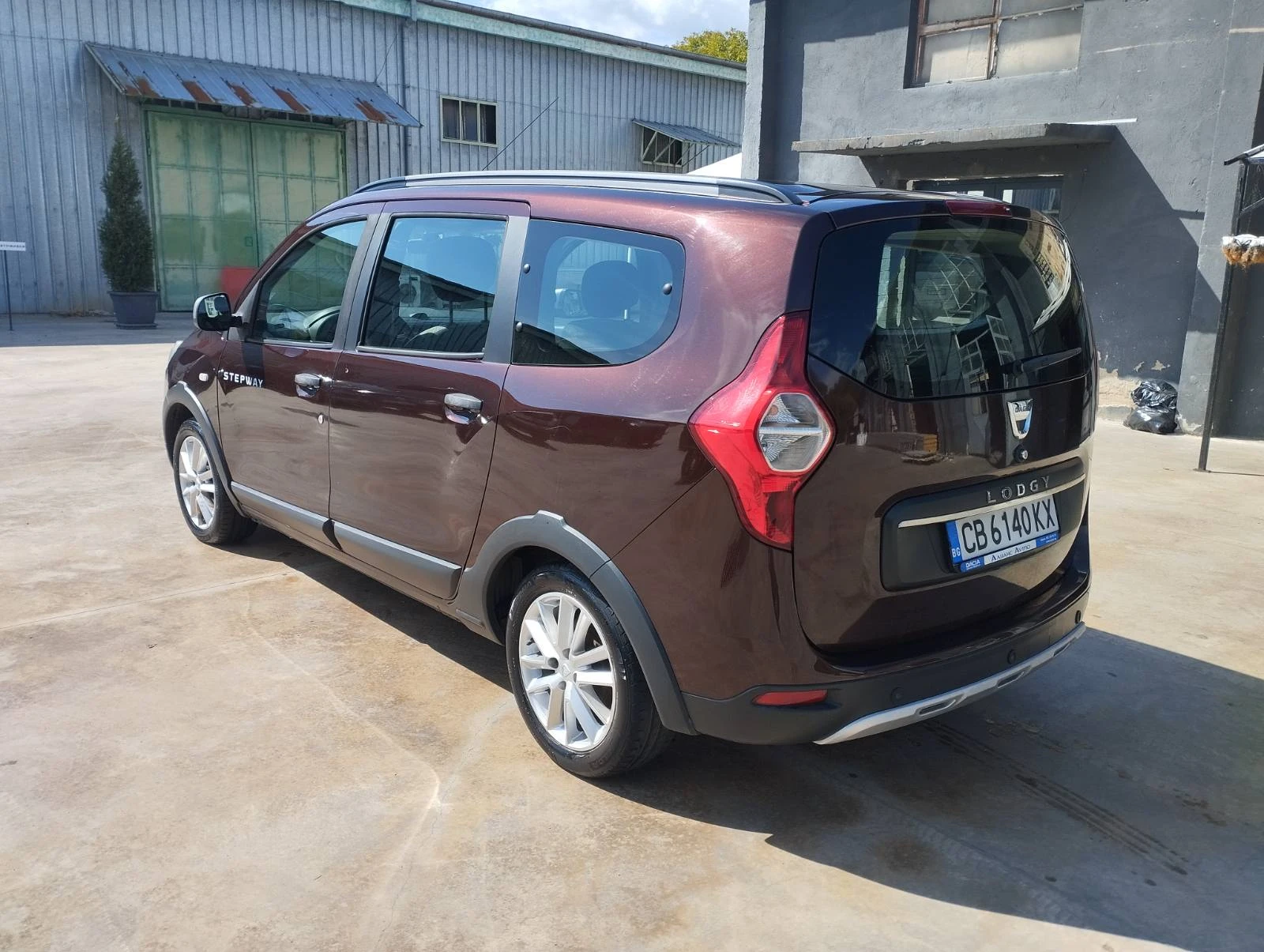 Dacia Lodgy Dacia Lodgy Stepway 1.5 dCi 110 к.с., 2017, снимка 6 - Автомобили и джипове - 56283142