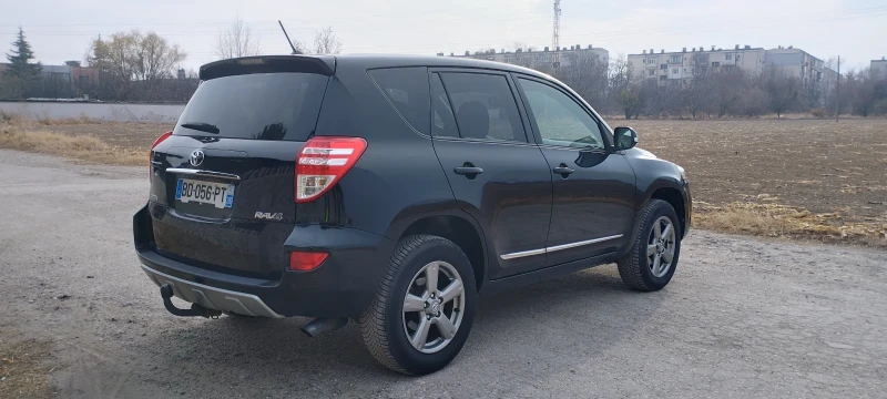 Toyota Rav4 2.2, снимка 4 - Автомобили и джипове - 48153415