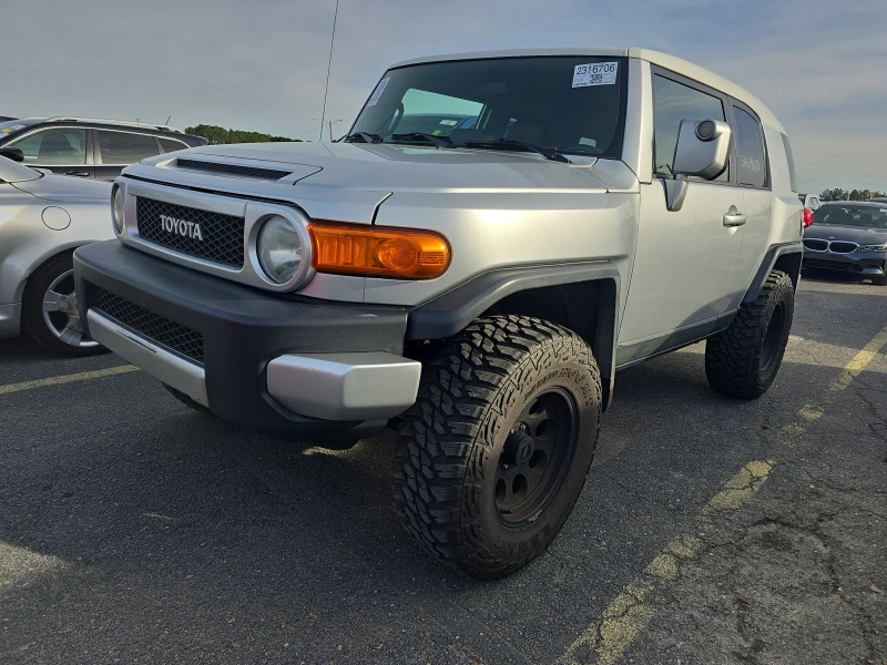 Toyota Fj cruiser КРАЙНА ЦЕНА ДО СОФИЯ, снимка 1 - Автомобили и джипове - 48448469