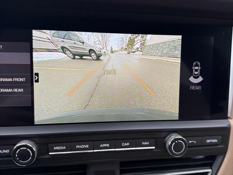 Porsche Macan 2021 AWD * ДИСТРОНИК / 360 / ПОДГРЕВИ / ОБДУХВАНЕ , снимка 10 - Автомобили и джипове - 53590952