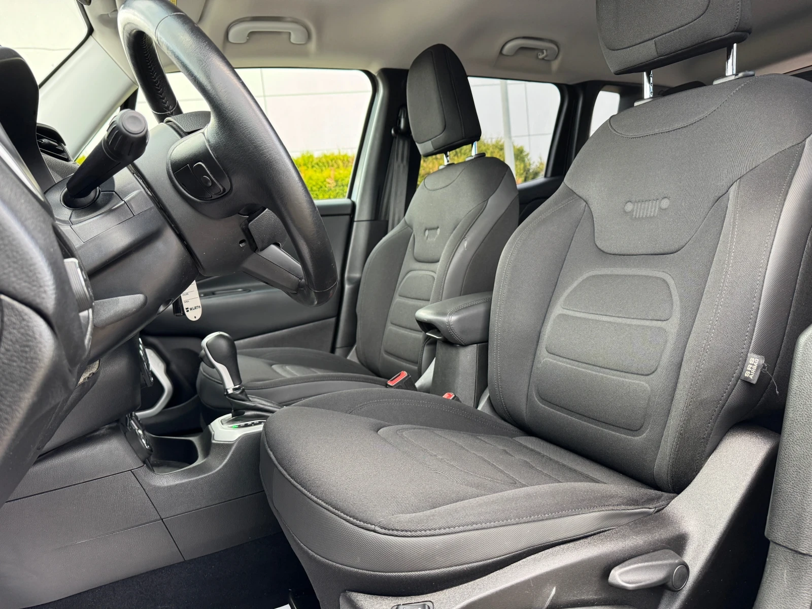 Jeep Renegade 2.0D-AWD-4X4-АВТОМАТ-НАВИ-ОТЛИЧНА-ТОП СЪСТОЯНИЕ - изображение 10