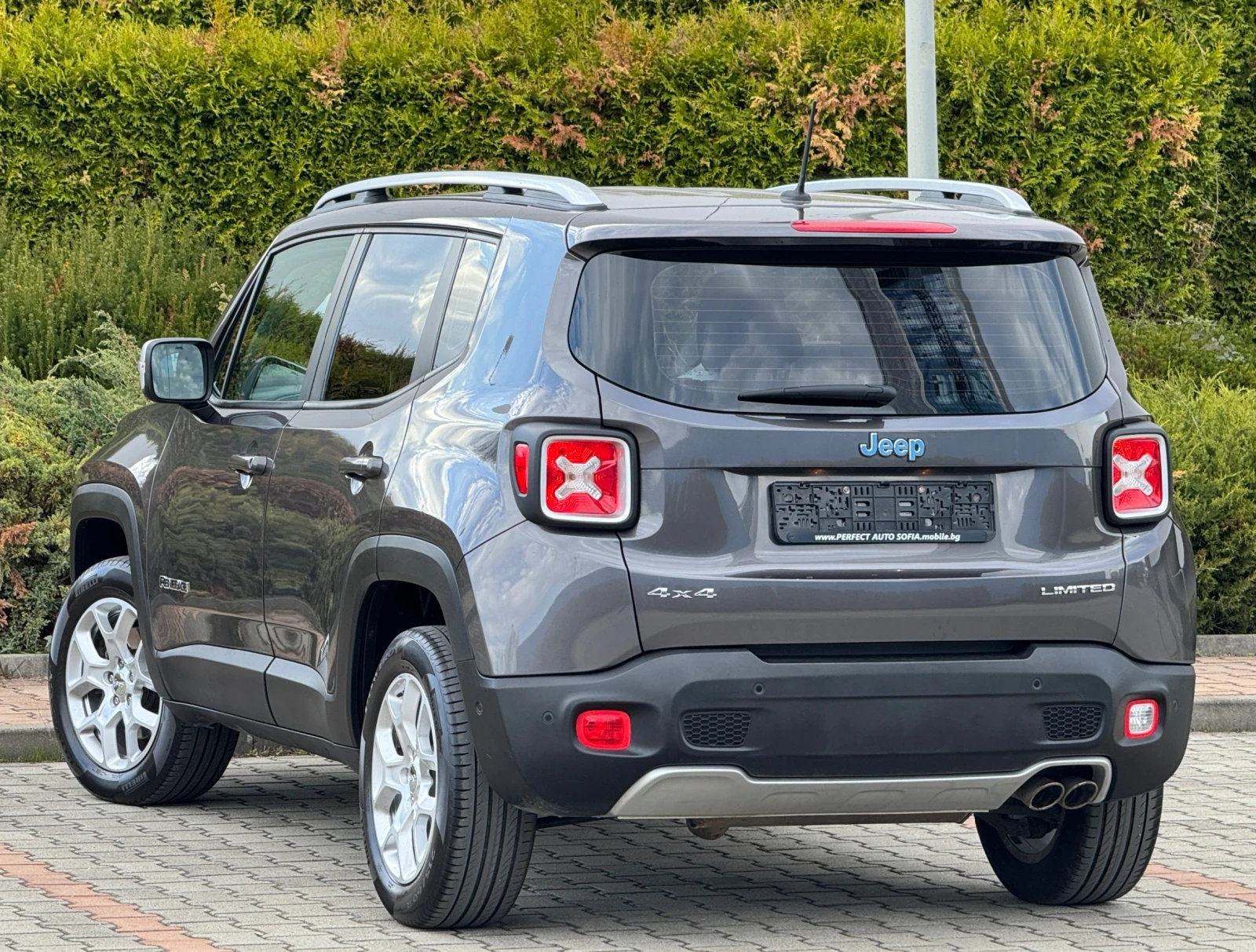 Jeep Renegade 2.0D-AWD-4X4-АВТОМАТ-НАВИ-ОТЛИЧНА-ТОП СЪСТОЯНИЕ - изображение 3