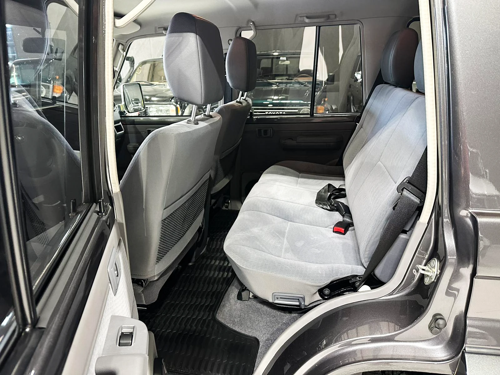 Toyota Land cruiser 4, 0 V6 | Mobile.bg   12