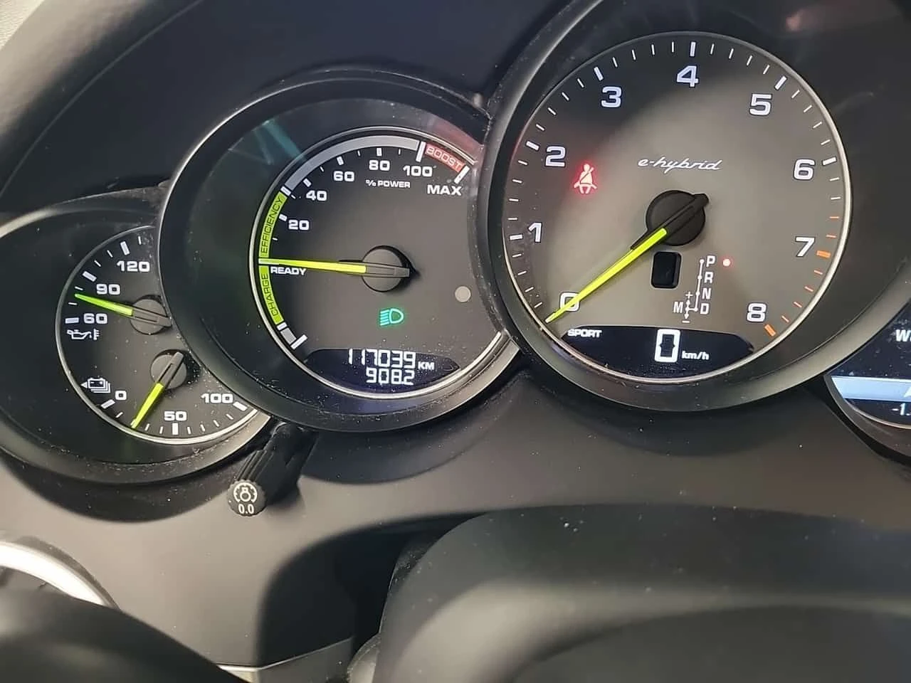 Porsche Cayenne S E-Hybrid AWD | PANO | KEYLESS | 2 КЛЮЧА - изображение 10