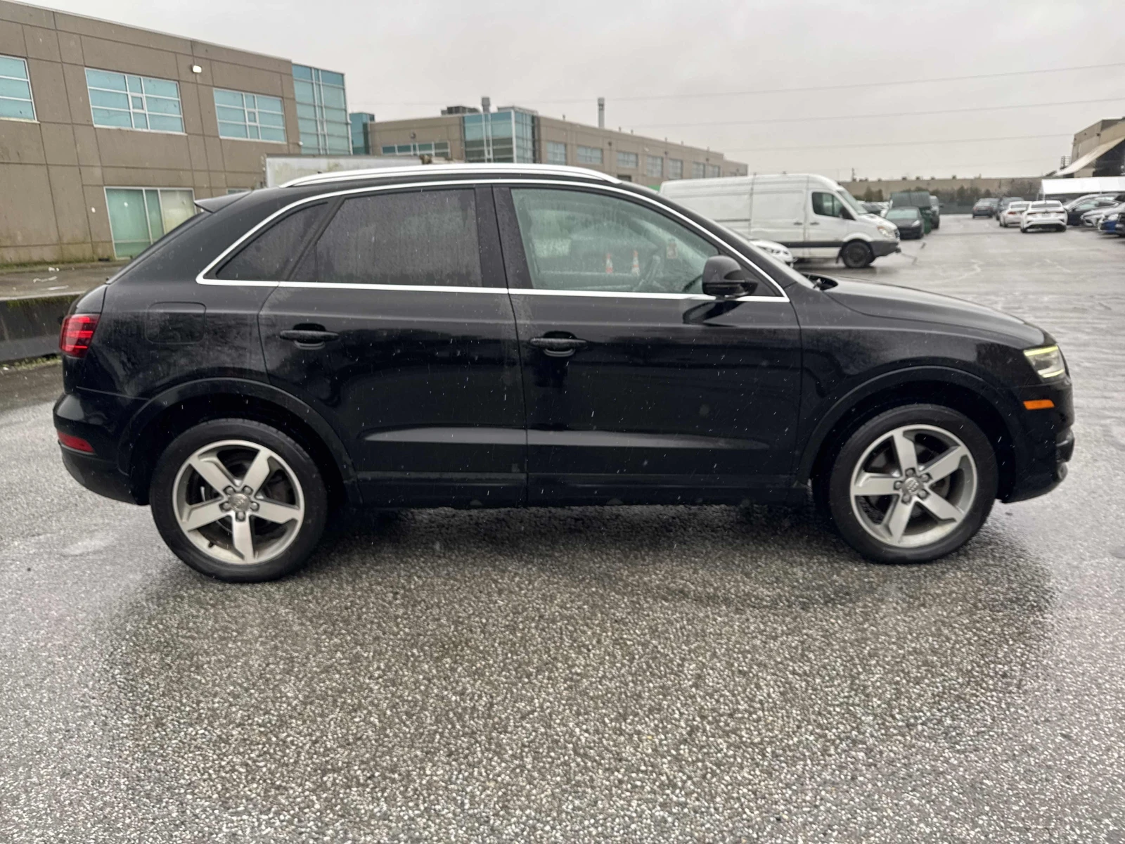 Audi Q3 АвтоКредит* (ЦЕНА ДО БГ), снимка 3 - Автомобили и джипове - 53751082