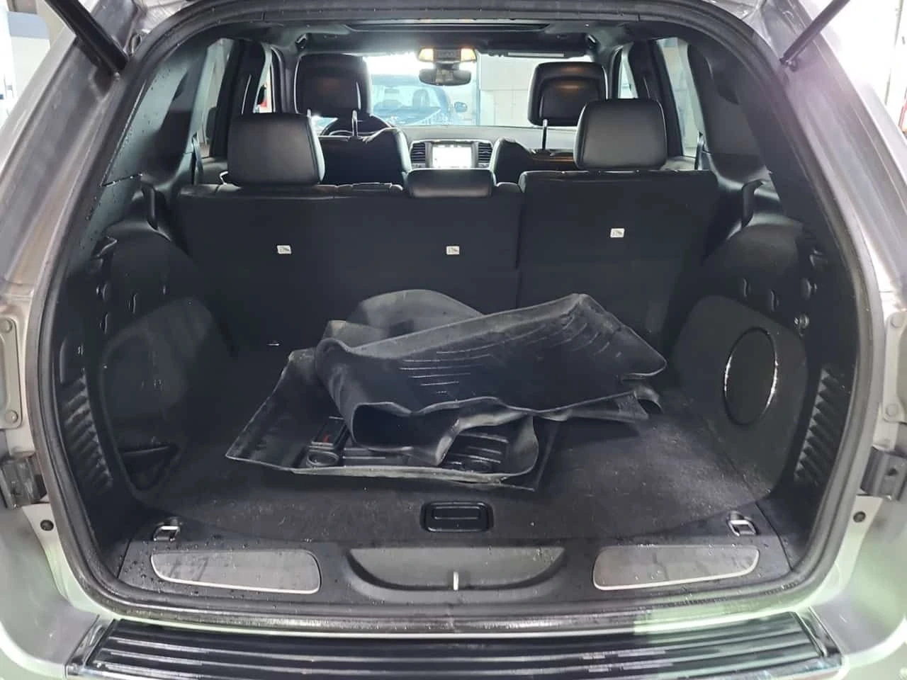 Jeep Grand cherokee  Limited /CARFAX/Панорама/Подгрев/Обдух/2 Ключа, снимка 13 - Автомобили и джипове - 54128702