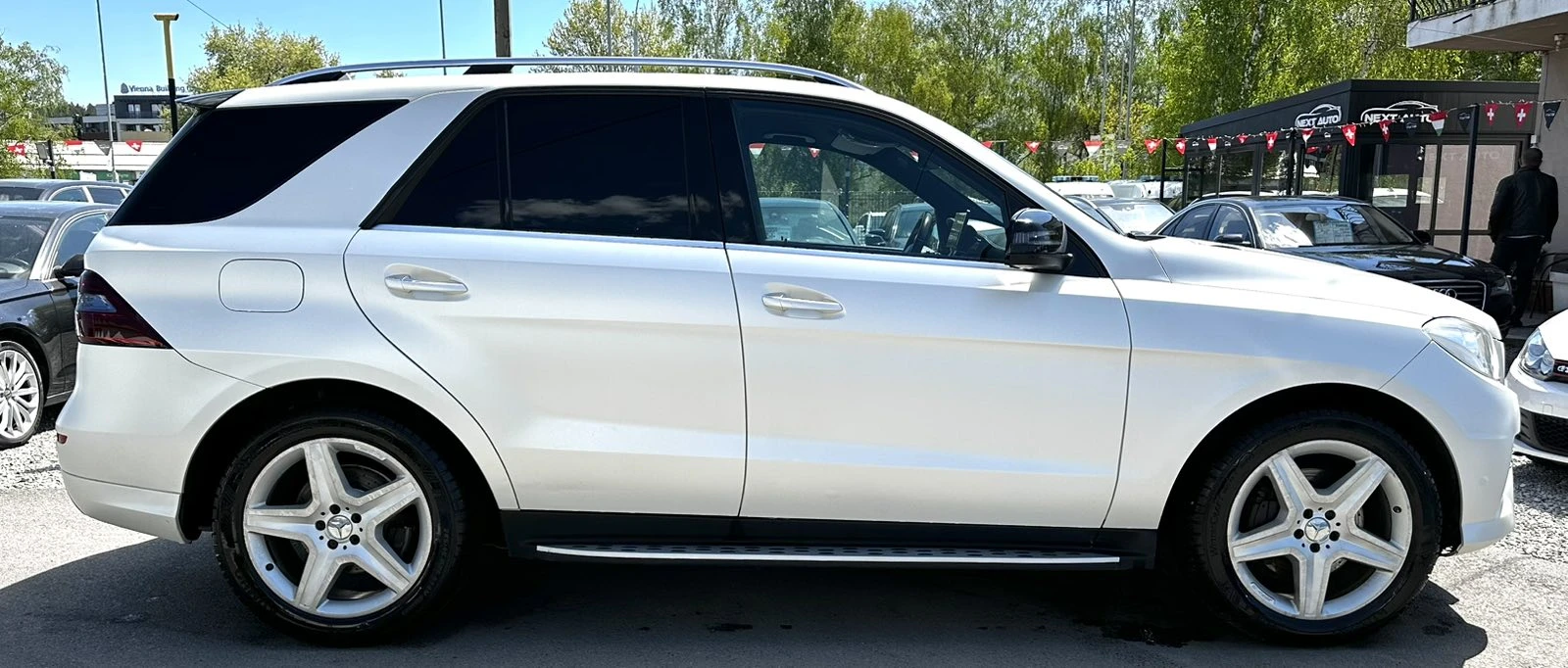 Mercedes-Benz ML 350 3.0D 258HP EDITION1 AMG DESIGNO BLIND SPOT E6, снимка 4 - Автомобили и джипове - 54425104