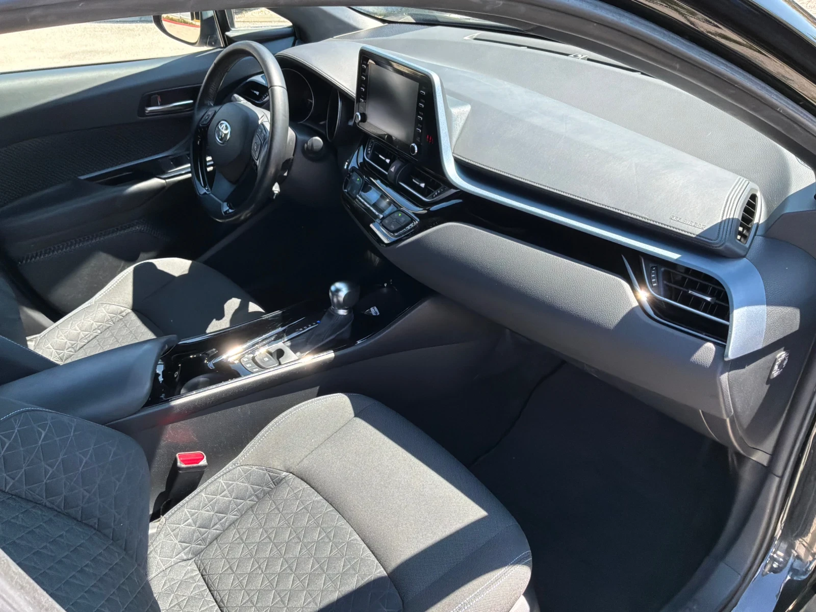 Toyota C-HR 1.8h 122к.с FACE с ГАРАНЦИЯ 72000км. , снимка 15 - Автомобили и джипове - 54440965