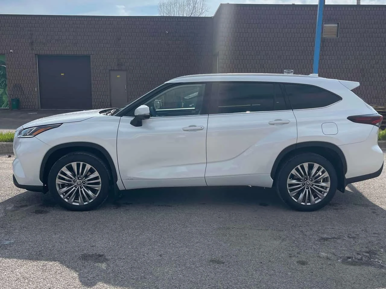 Toyota Highlander | Hybrid Limited | HUD | ОБДУХВАНЕ | ПАНОРАМА | , снимка 2 - Автомобили и джипове - 54592817