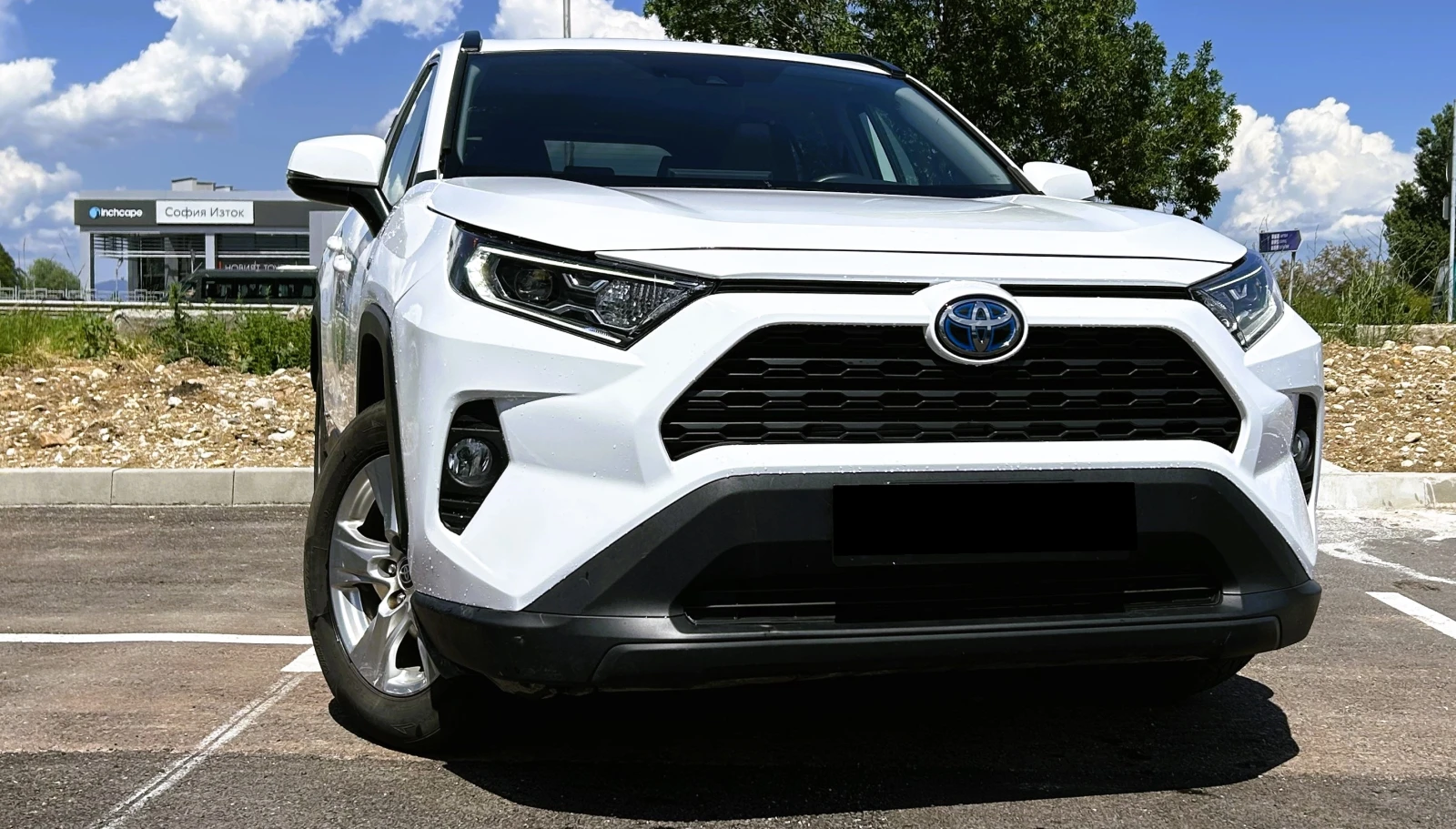 Toyota Rav4  Hybrid  AWD, снимка 3 - Автомобили и джипове - 54855564