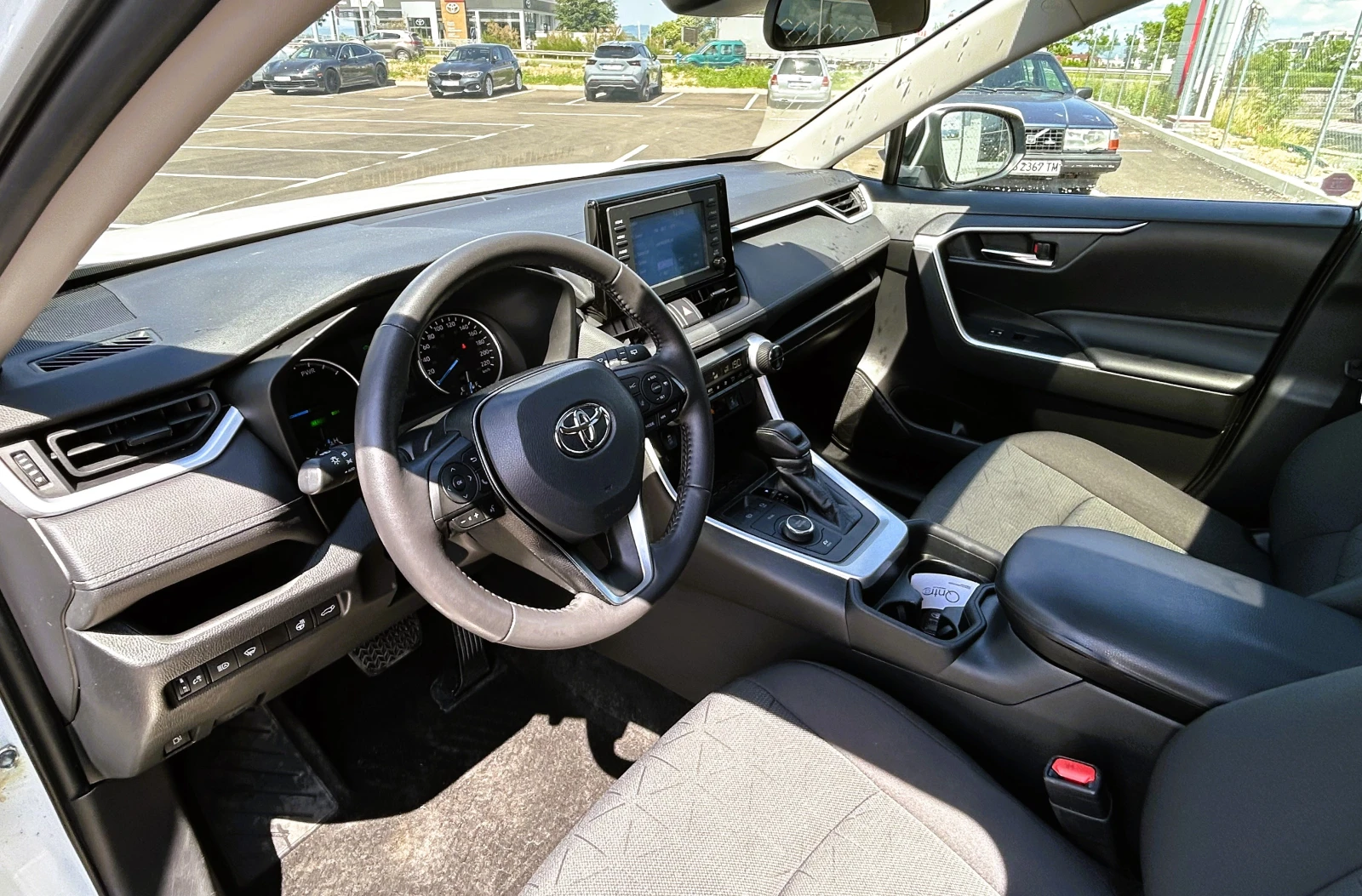 Toyota Rav4  Hybrid  AWD, снимка 14 - Автомобили и джипове - 54855564