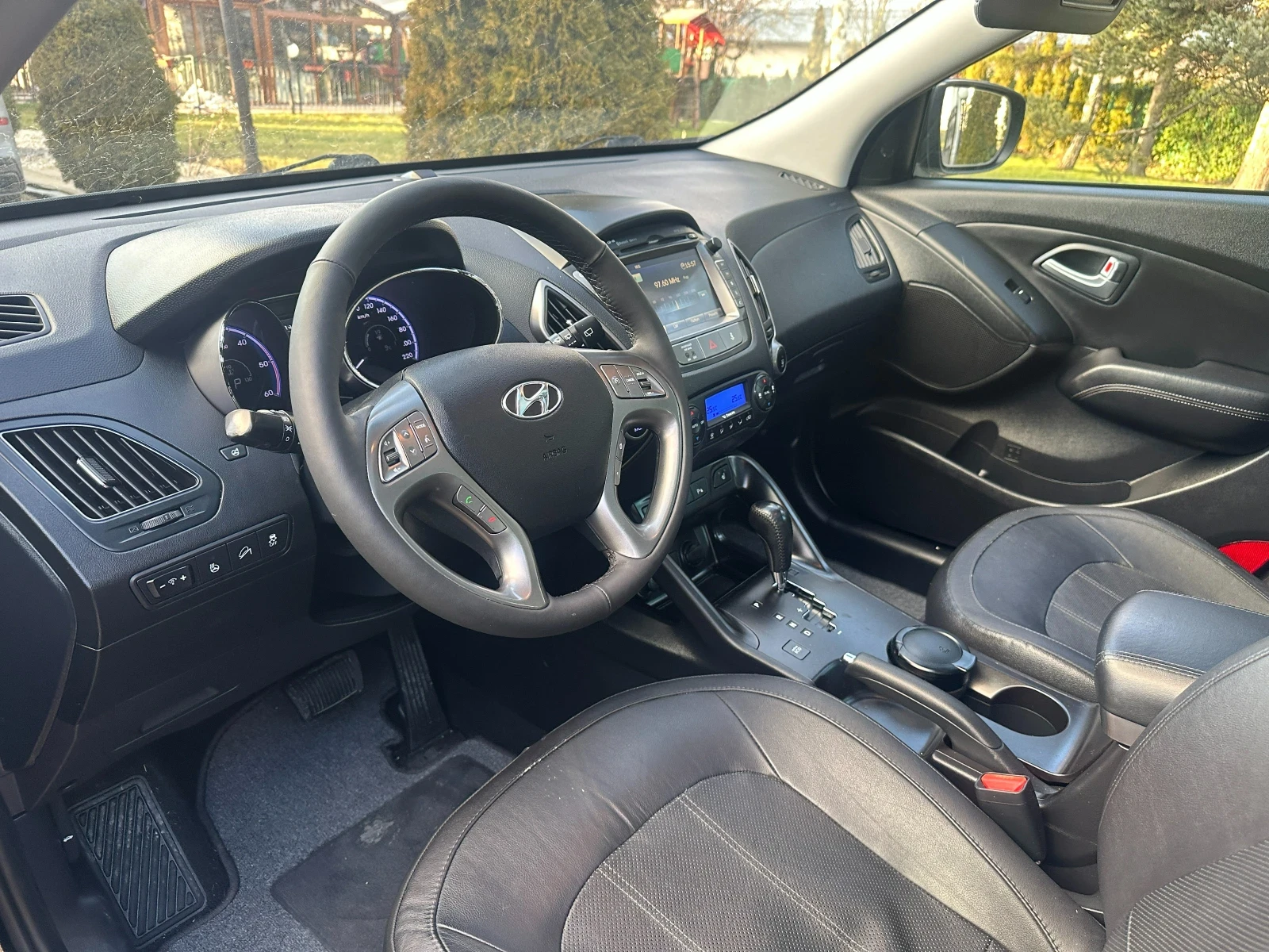 Hyundai IX35 CRDI, снимка 7 - Автомобили и джипове - 55174701
