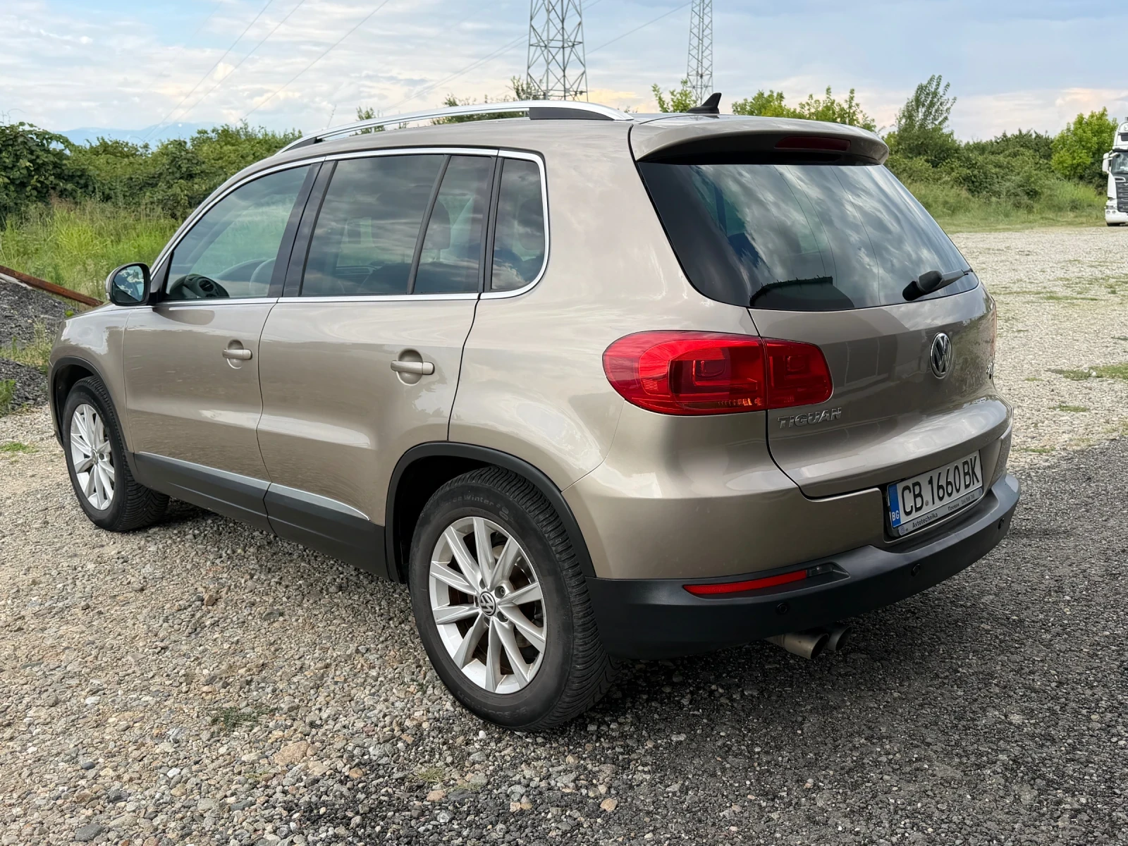 VW Tiguan 2.0 TDI ТОП СЪСТОЯНИЕ 4Х4, снимка 7 - Автомобили и джипове - 55212329