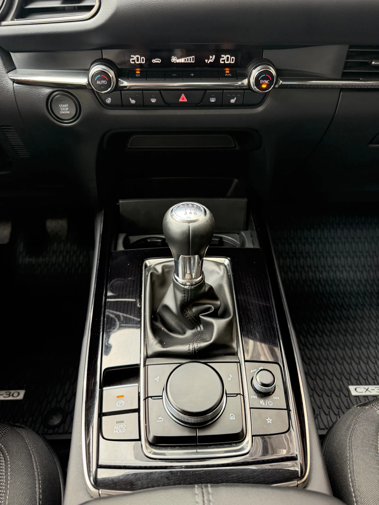 Mazda CX-30, снимка 13 - Автомобили и джипове - 56172906