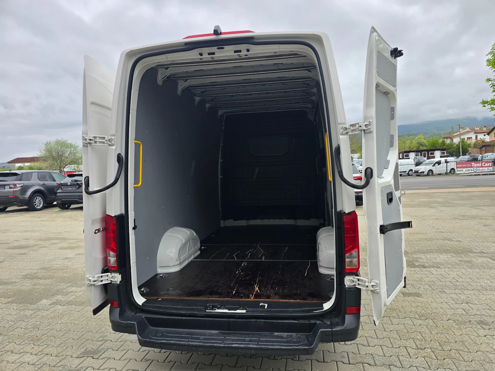 VW Crafter 2.0TDI, Камера, Нави, Обслужен!, снимка 10 - Бусове и автобуси - 54280286