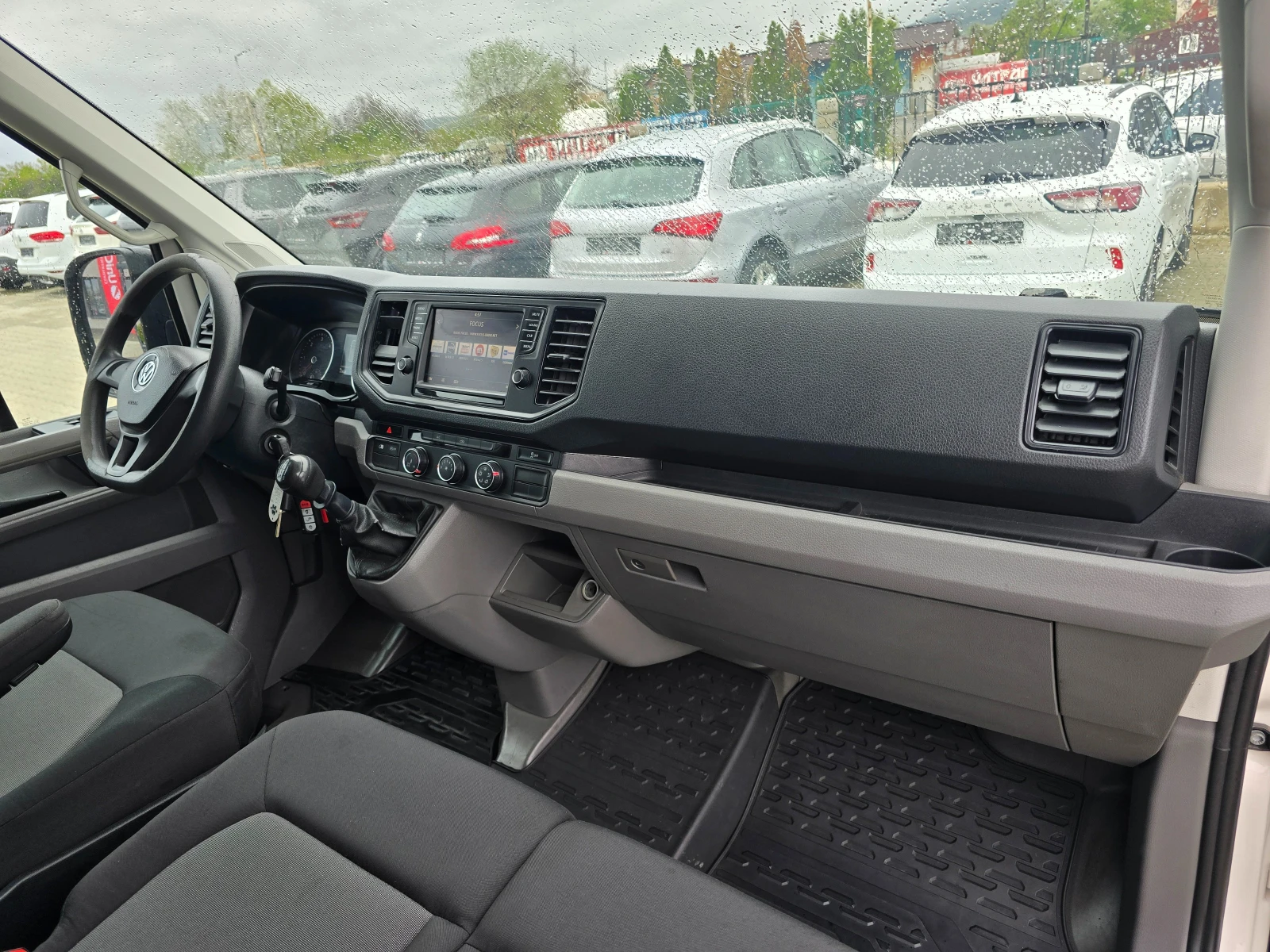 VW Crafter 2.0TDI, Камера, Нави, Обслужен!, снимка 8 - Бусове и автобуси - 54280286