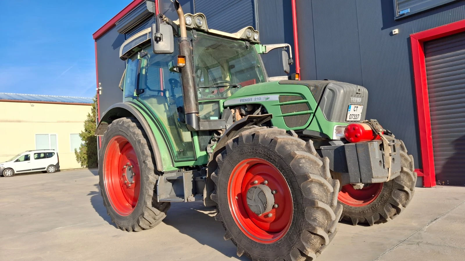 Трактор Fendt 210 VARIO - изображение 2