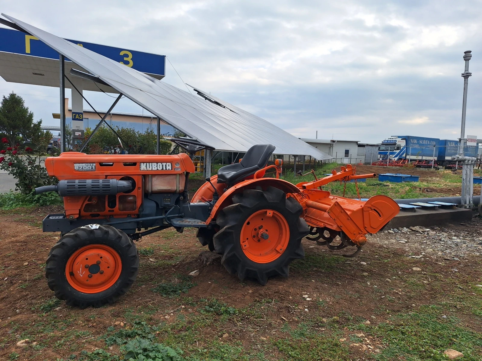 Трактор Kubota, снимка 6 - Селскостопанска техника - 56652848