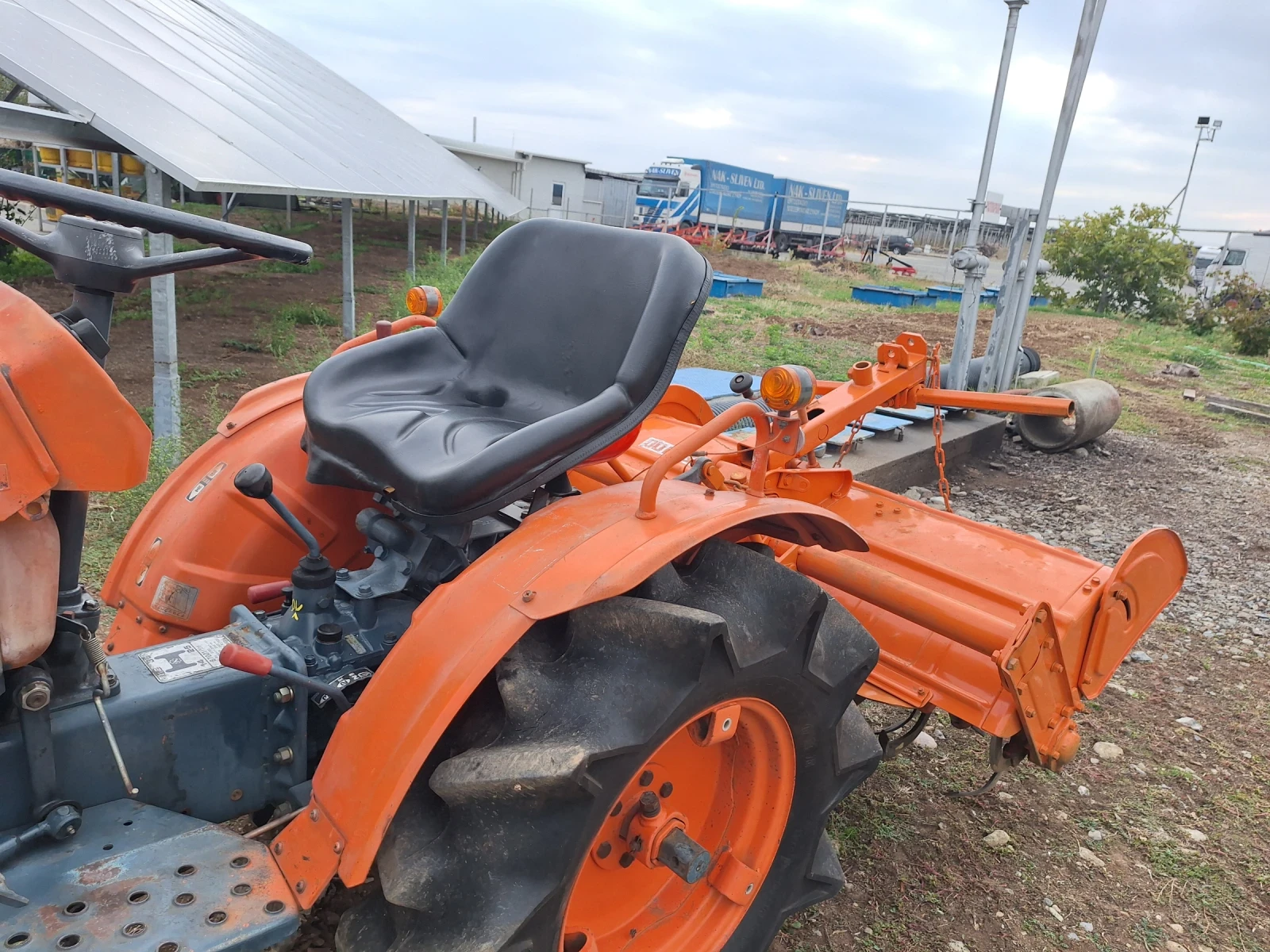 Трактор Kubota, снимка 5 - Селскостопанска техника - 56652848