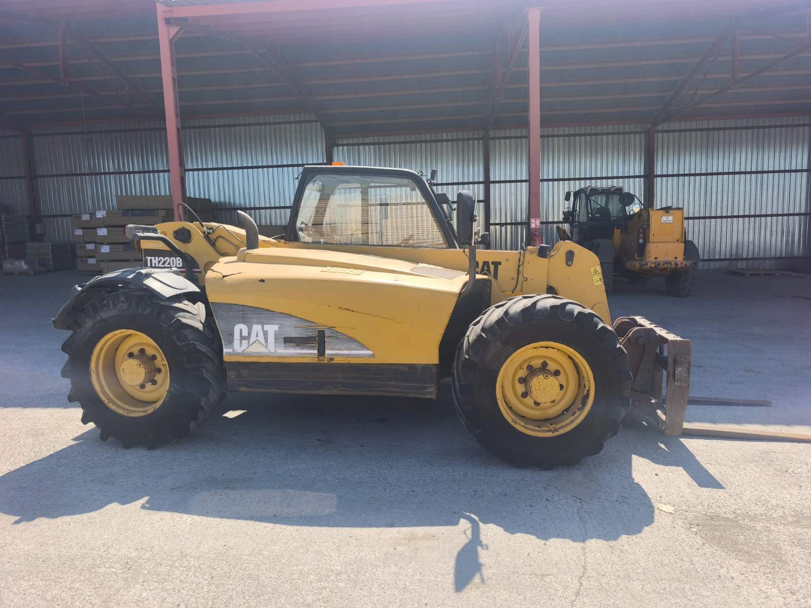 Челен товарач Caterpillar TH220B, снимка 13 - Индустриална техника - 54971400