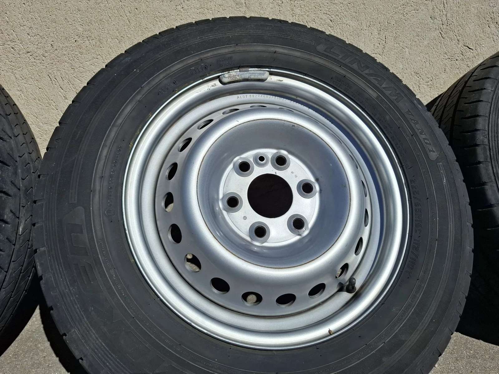 Гуми с джанти Falken 225/65R16, снимка 2 - Гуми и джанти - 54633578