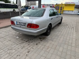 Mercedes-Benz E 220, снимка 4