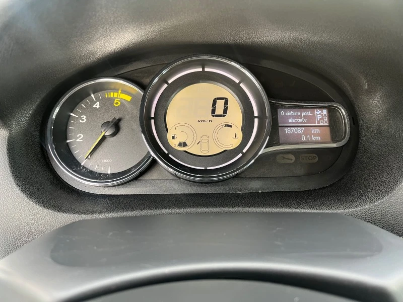 Renault Megane 1.5 DCI Automat, снимка 12 - Автомобили и джипове - 43866701