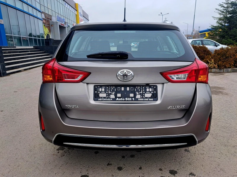 Toyota Auris 1.33 i 101 кс. 6 ск., снимка 3 - Автомобили и джипове - 50942213
