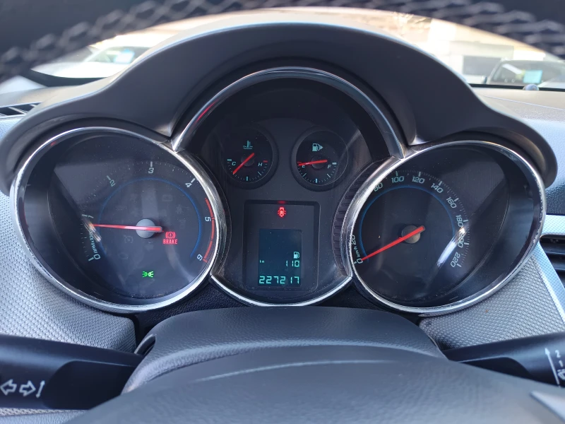 Chevrolet Cruze 2.0TDI, снимка 16 - Автомобили и джипове - 52234928