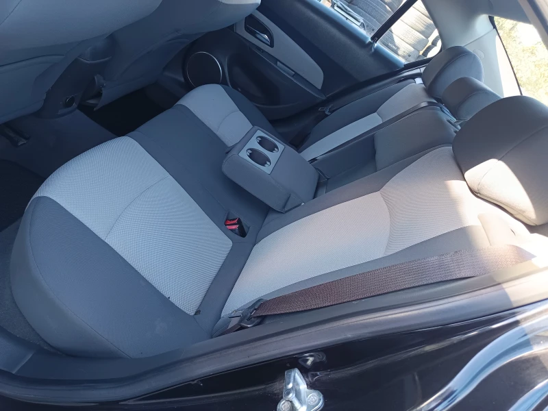 Chevrolet Cruze 2.0TDI, снимка 13 - Автомобили и джипове - 52234928