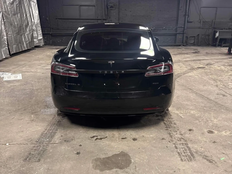 Tesla Model S * AWD * CARFAX * БЕЗ ПЪРВОНАЧАЛНА ВНОСКА, снимка 4 - Автомобили и джипове - 52891689