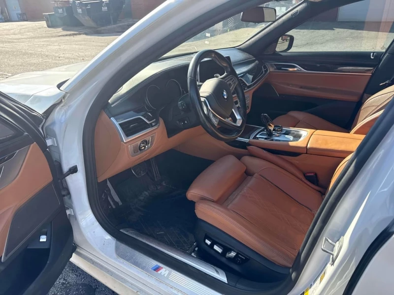 BMW 750 * 750i xDrive * CARFAX * ЦЕНА ДО БГ, снимка 6 - Автомобили и джипове - 53035667