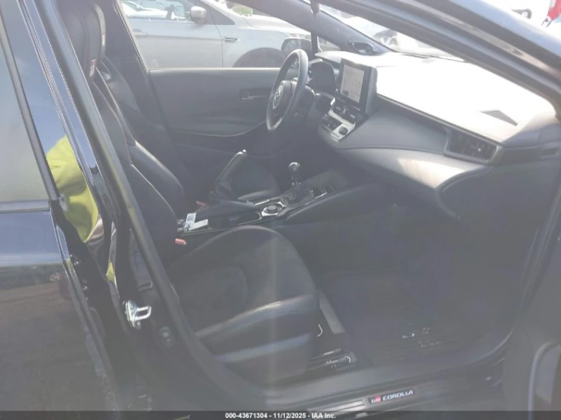 Toyota Corolla 1.6l Gr Premium Plus, снимка 5 - Автомобили и джипове - 53183736