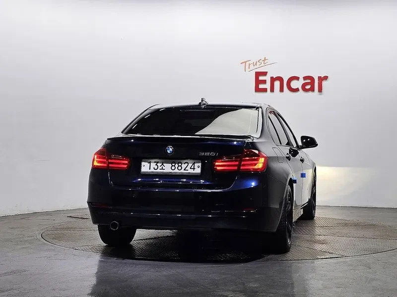 BMW 320, снимка 4 - Автомобили и джипове - 52469962