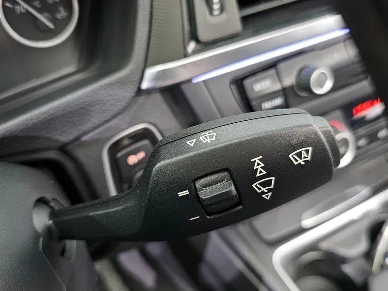 BMW 320, снимка 16 - Автомобили и джипове - 52469962