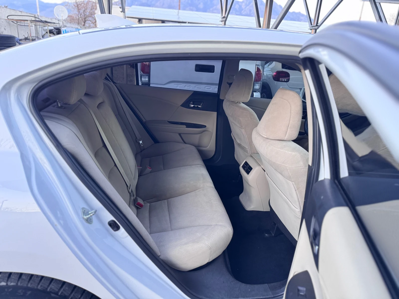 Honda Accord 2.0i Hybrid  | Mobile.bg — изображение 12