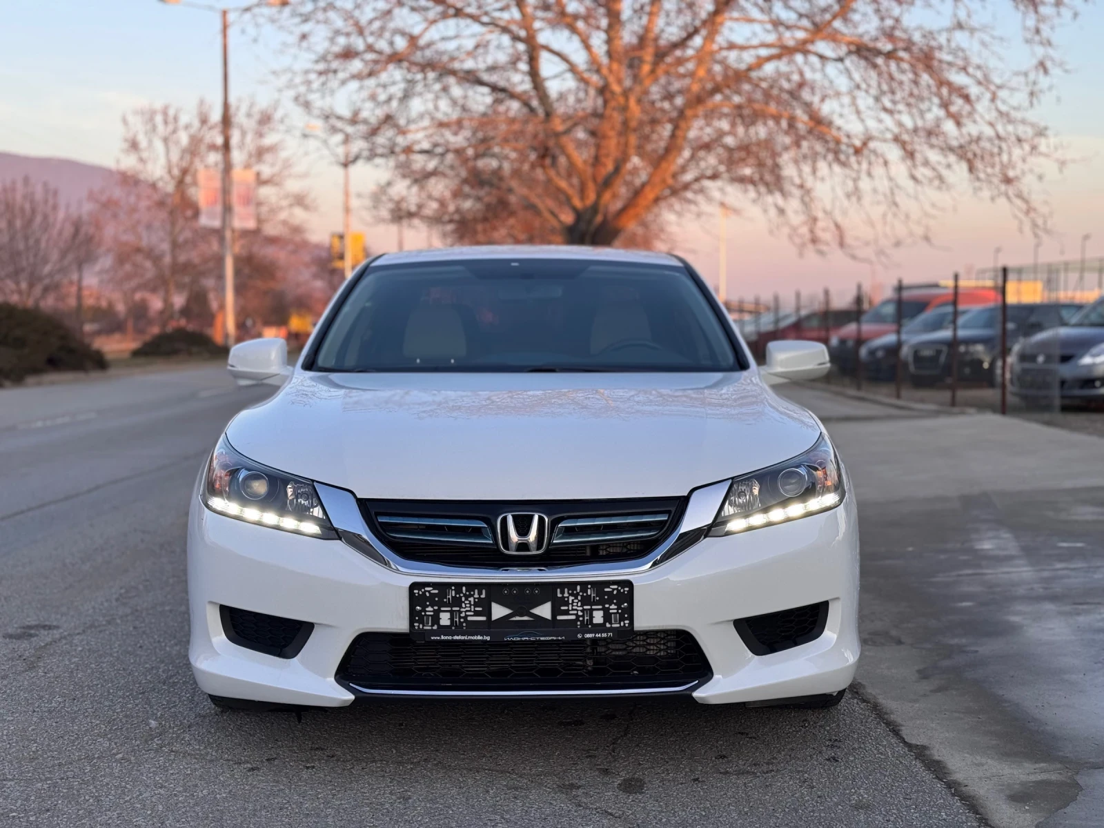 Honda Accord 2.0i Hybrid  - изображение 8