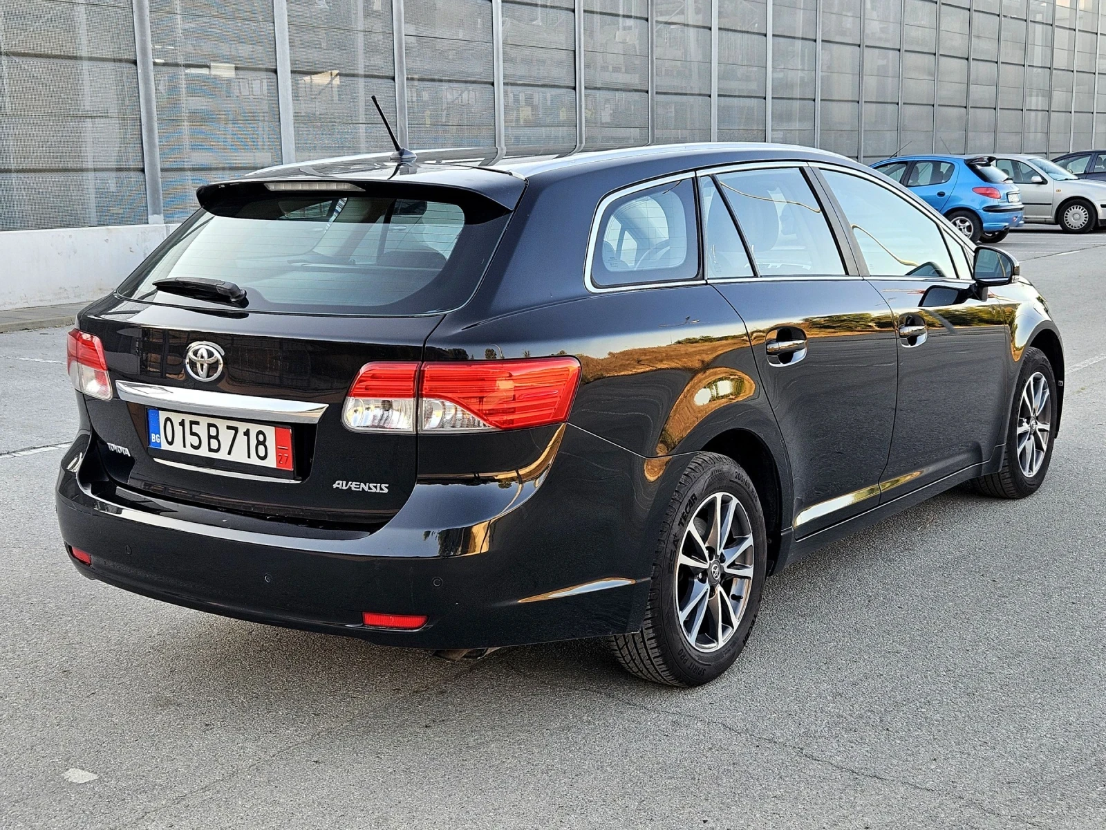Toyota Avensis 2.0 АВТОМАТИК ФЕЙСЛИФТ  - изображение 3