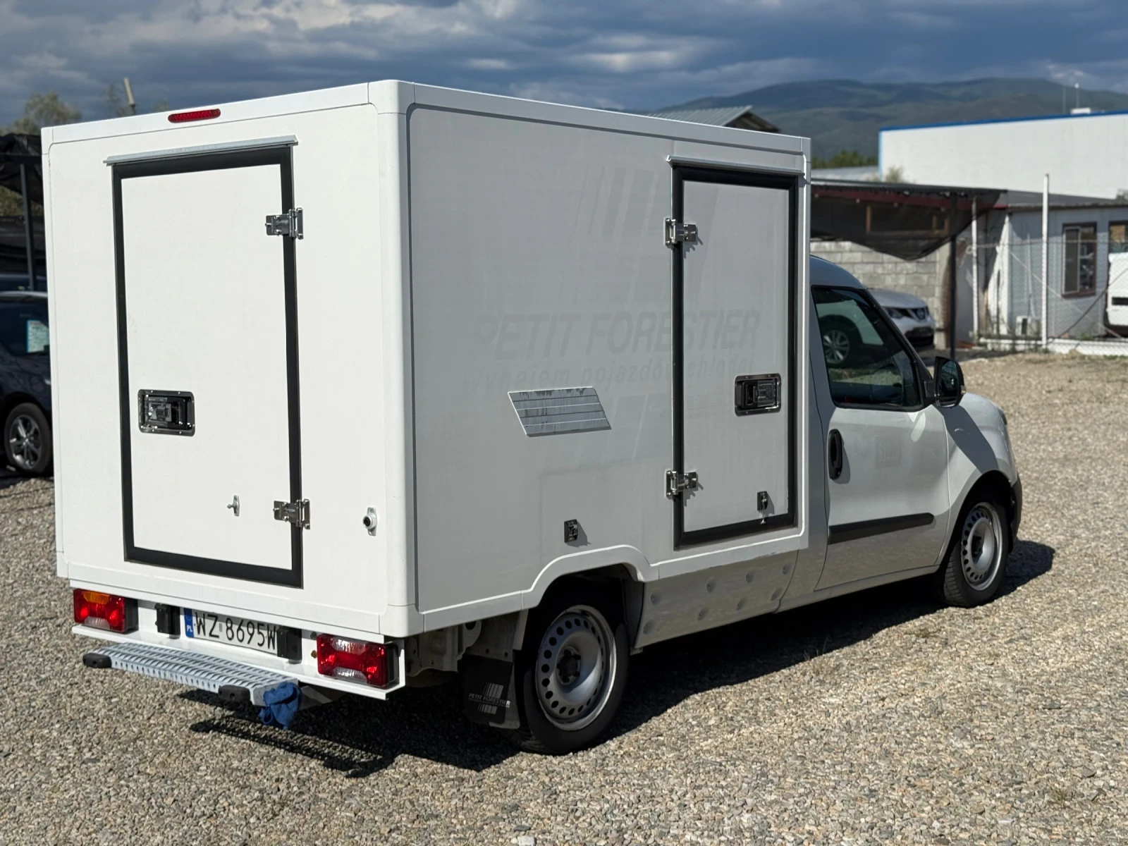 Fiat Doblo 1.6d/105hp/ A/C / Хладилен/ EVRO6/ - изображение 4