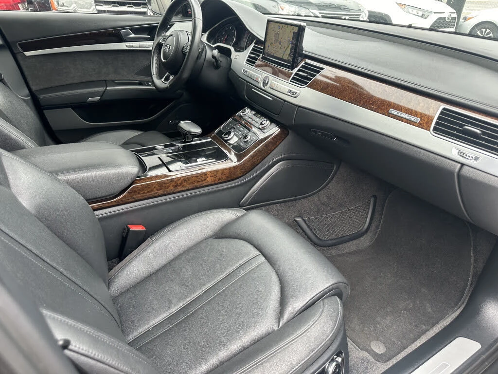 Audi A8 * V6* Premium* АвтоКредит (ЦЕНА ДО БГ) - изображение 10