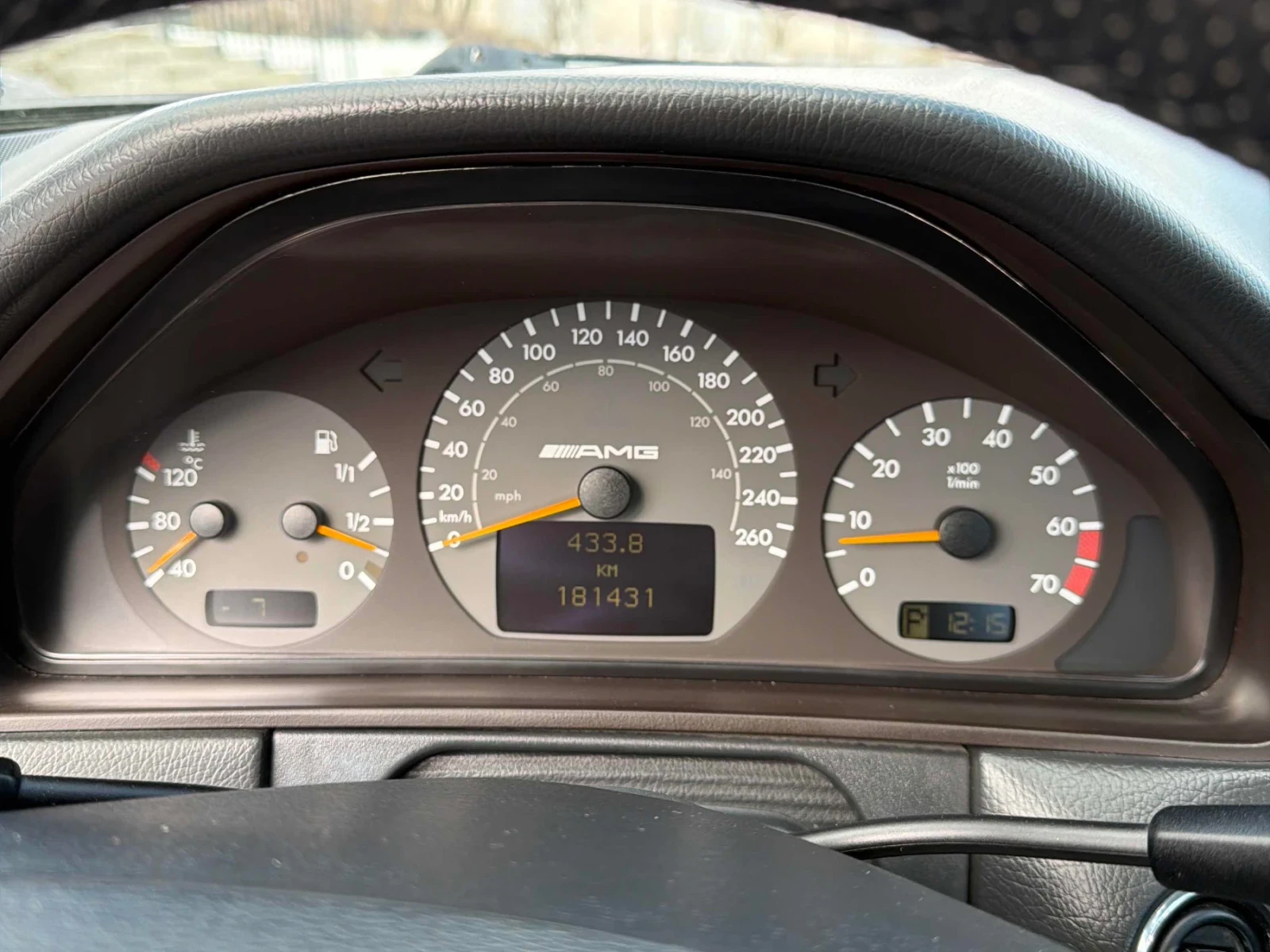 Mercedes-Benz E 55 AMG ПОДГРЕВИ * ПАМЕТ * ШИБИДАХ * CARFAX * , снимка 7 - Автомобили и джипове - 54114487