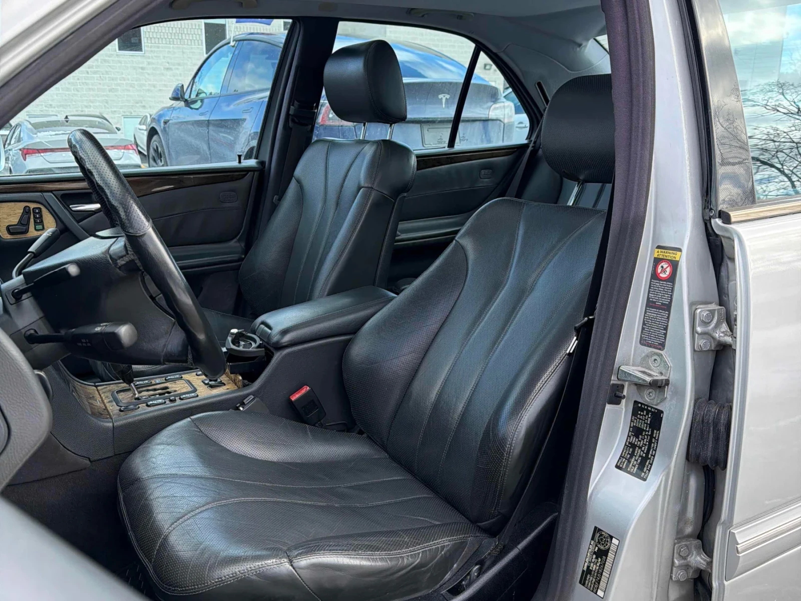 Mercedes-Benz E 55 AMG ПОДГРЕВИ * ПАМЕТ * ШИБИДАХ * CARFAX * , снимка 10 - Автомобили и джипове - 54114487