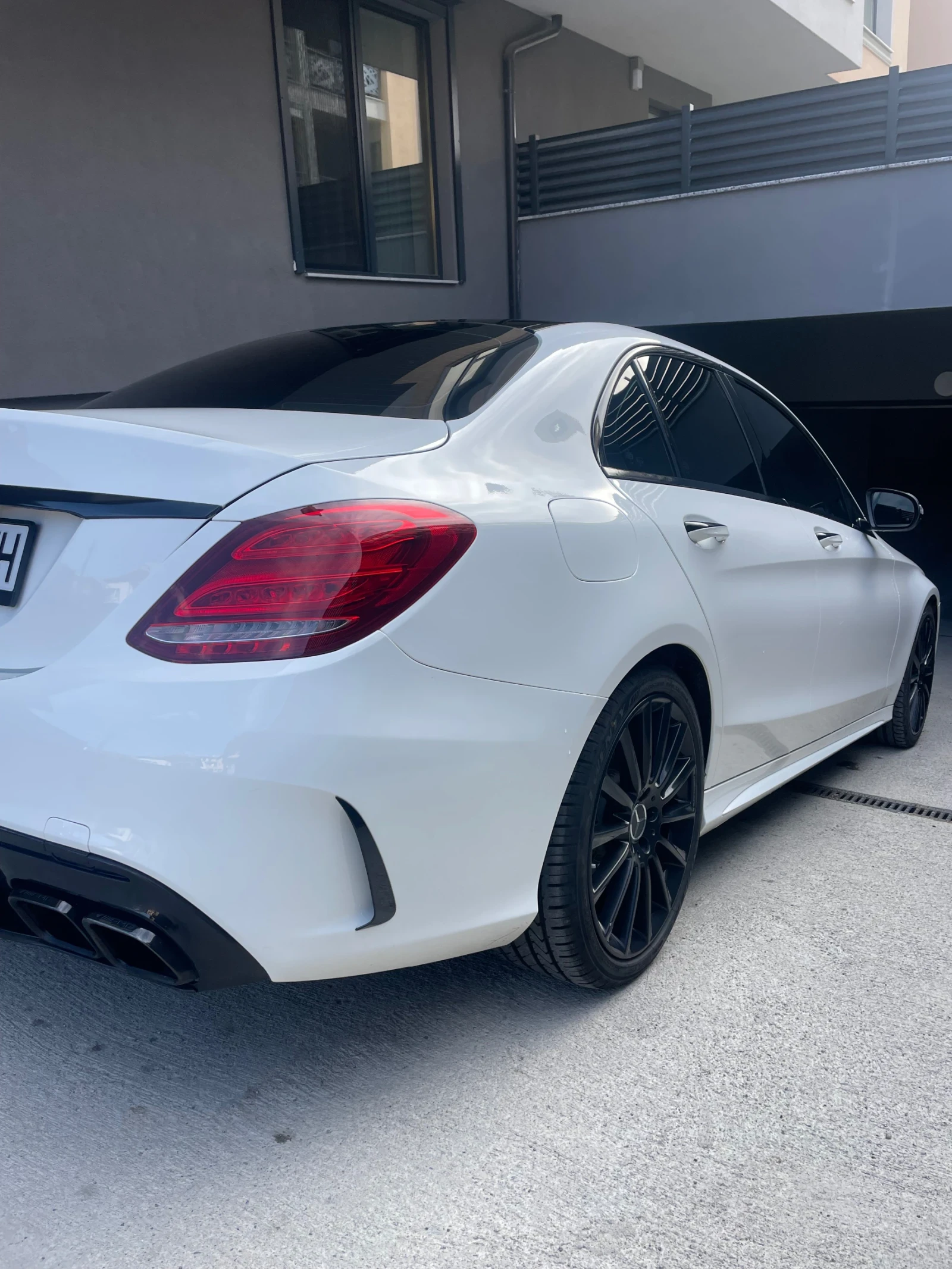 Mercedes-Benz C 300 AMG TOP, снимка 4 - Автомобили и джипове - 54177412