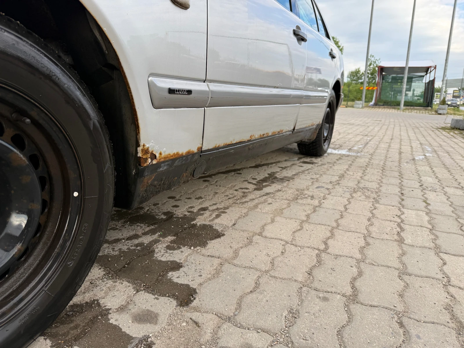 Mercedes-Benz E 220, снимка 9 - Автомобили и джипове - 54570420