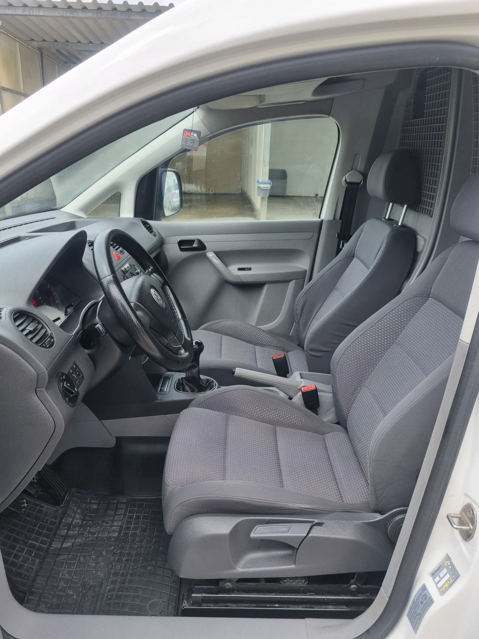 VW Caddy, снимка 11 - Автомобили и джипове - 54643916